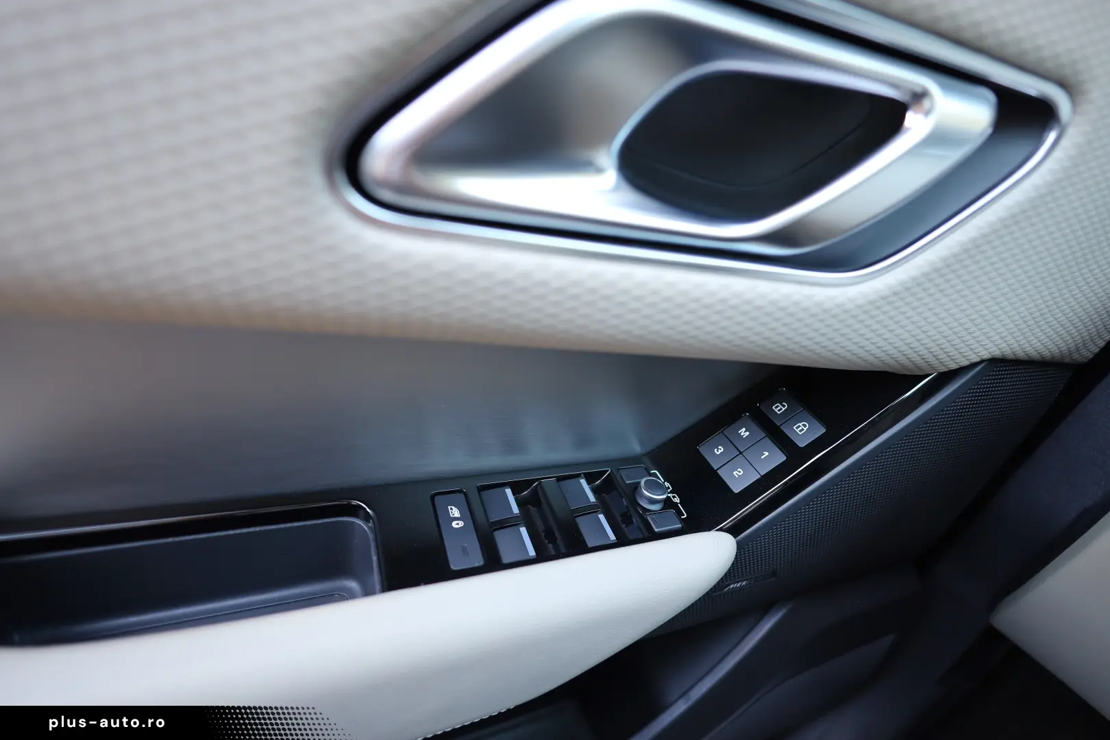 Land-Rover Range-Rover-Velar MHEV 2.0D R-Dynamic HSE