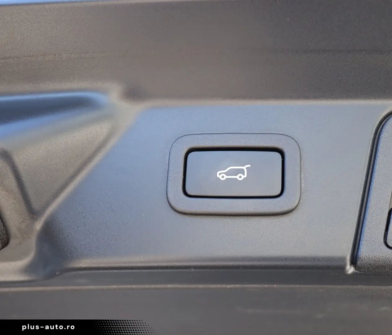 Land-Rover Range-Rover-Velar MHEV 2.0D R-Dynamic HSE
