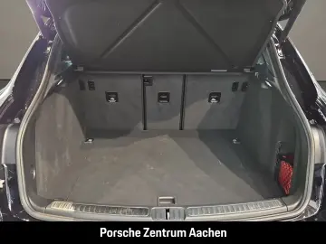 Porsche Macan S Pano