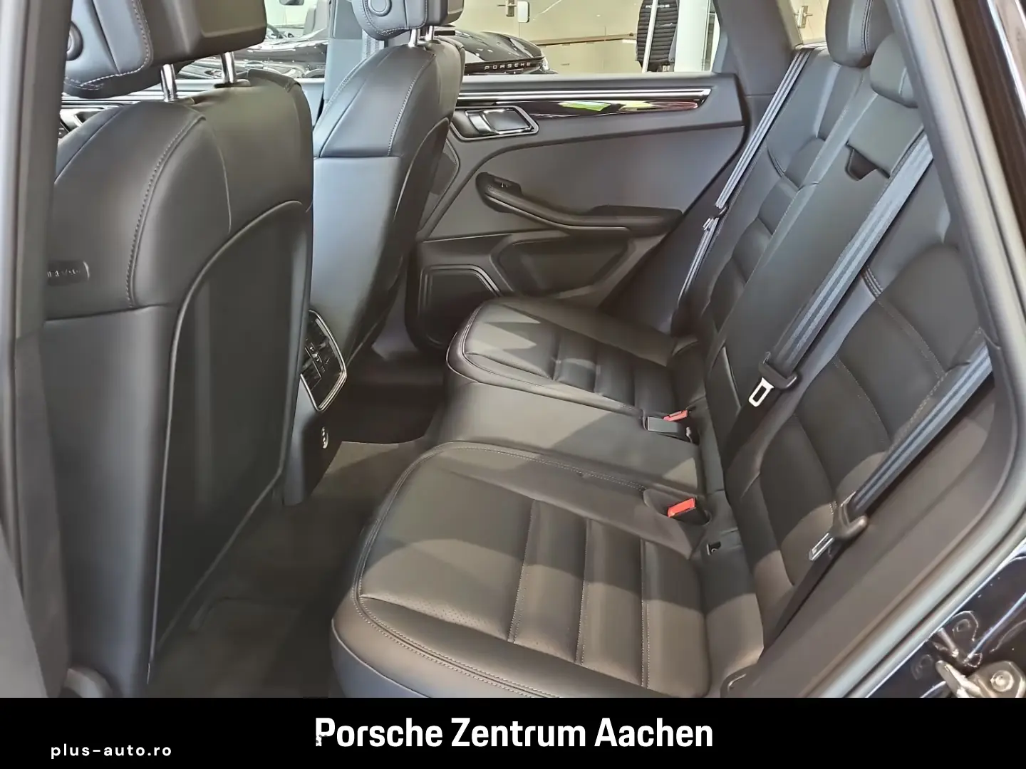 Porsche Macan S Pano