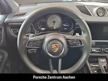 Porsche Macan S Pano
