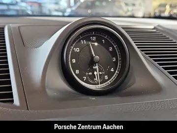 Porsche Macan S Pano