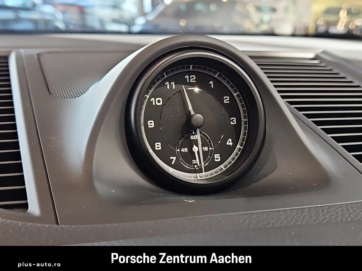 Porsche Macan S Pano