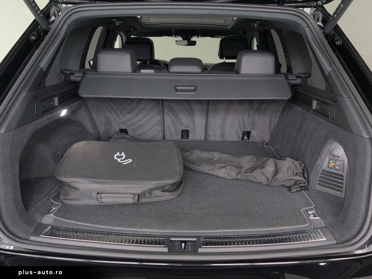 VW Touareg 3.0 V6 R eHybrid 4M AHK PANO 22  Nachtsi