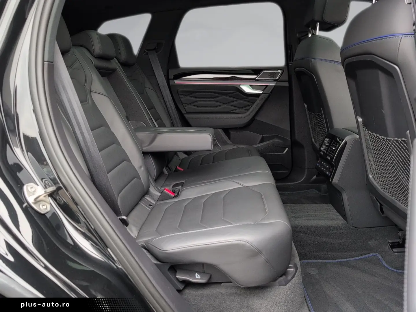 VW Touareg 3.0 V6 R eHybrid 4M AHK PANO 22  Nachtsi