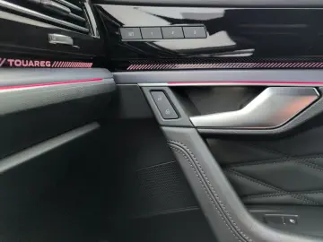 VW Touareg 3.0 V6 R eHybrid 4M AHK PANO 22  Nachtsi