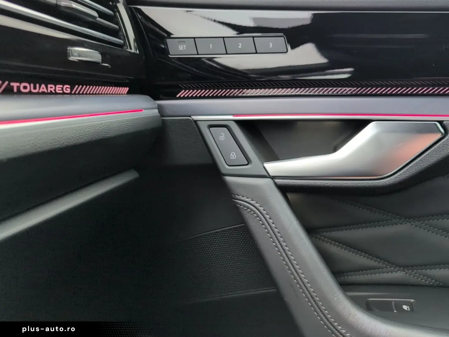 VW Touareg 3.0 V6 R eHybrid 4M AHK PANO 22  Nachtsi