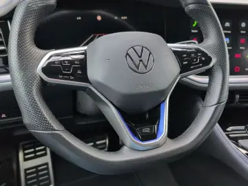 VW Touareg 3.0 V6 R eHybrid 4M AHK PANO 22  Nachtsi