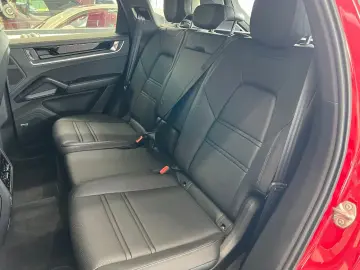 Porsche Cayenne S   Offroad-Paket   Massage   BOSE