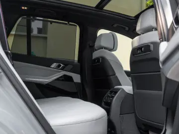 BMW X5 50eM.DRNeuzstd  o.Gebrauchs.LUFTF.H K.AHK.22