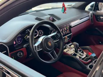 PORSCHE Cayenne E-Hybrid Platinum Edition
