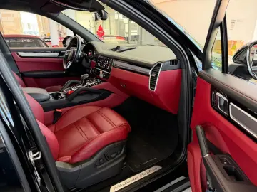 PORSCHE Cayenne E-Hybrid Platinum Edition