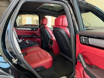 PORSCHE Cayenne E-Hybrid Platinum Edition