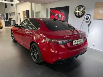 ALFA ROMEO Giulia Tributo Italiano 2.0l TB Rosso Alfa