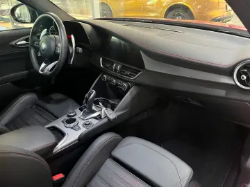 ALFA ROMEO Giulia Tributo Italiano 2.0l TB Rosso Alfa