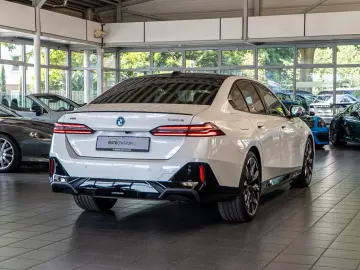 BMW 550 e xDrive M Sport Inno Travel Carbon Comfort