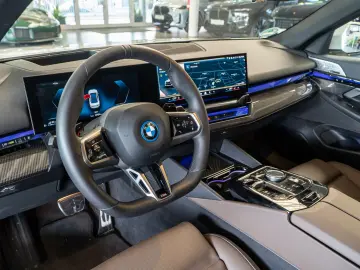 BMW 550 e xDrive M Sport Inno Travel Carbon Comfort