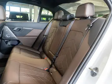 BMW 550 e xDrive M Sport Inno Travel Carbon Comfort
