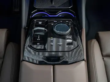 BMW 550 e xDrive M Sport Inno Travel Carbon Comfort