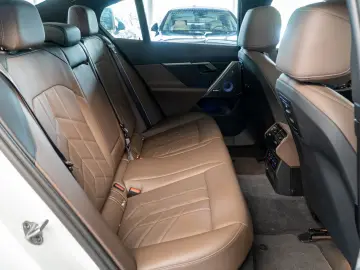 BMW 550 e xDrive M Sport Inno Travel Carbon Comfort