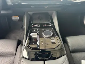 BMW 550e xDrive M Sport Autobahnass Comfort Inno H K
