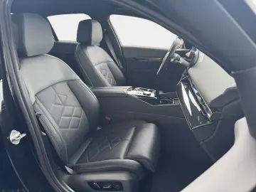 BMW 550e xDrive M Sport Autobahnass Comfort Inno H K