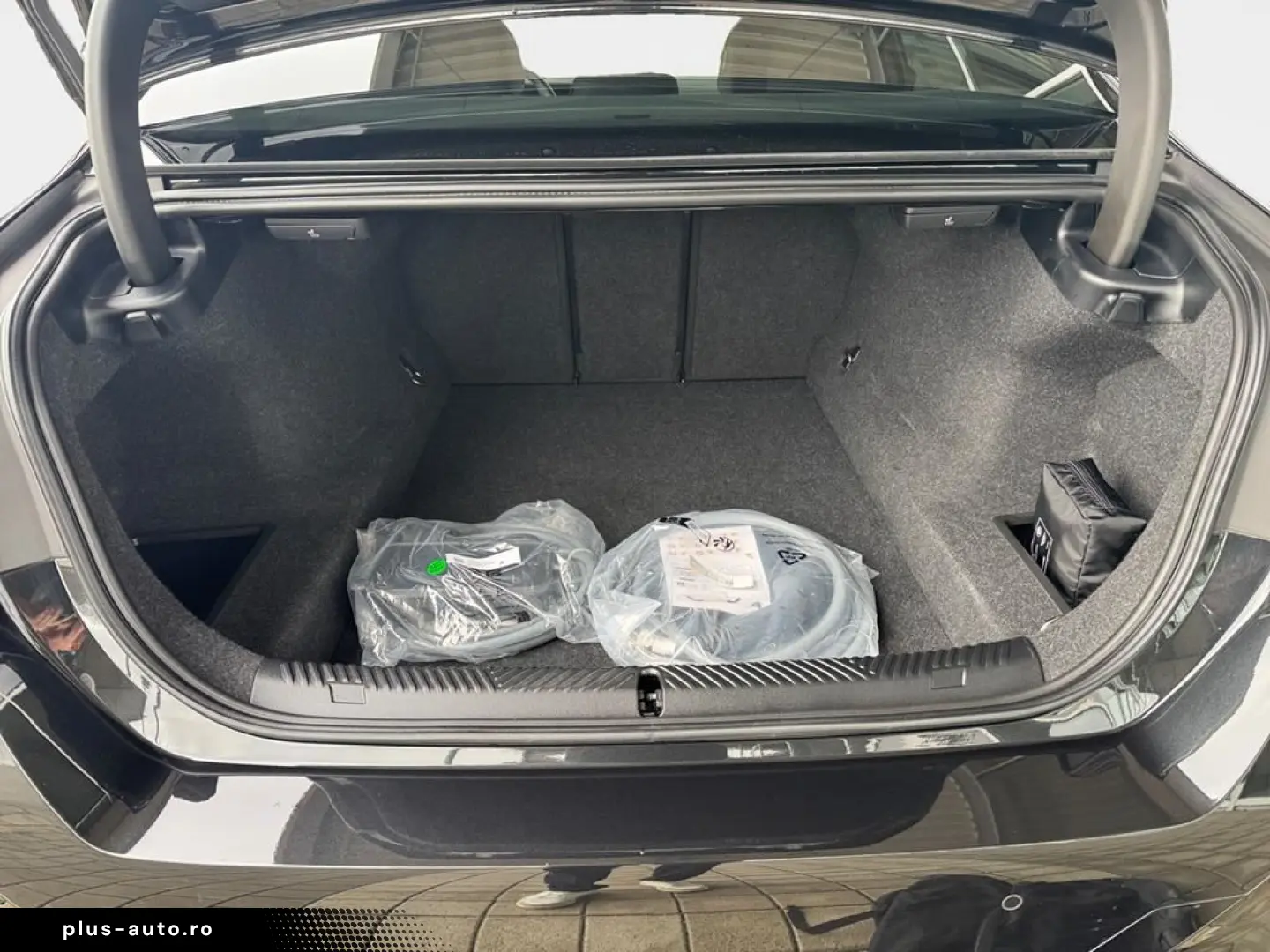 BMW 550e xDrive M Sport Autobahnass Comfort Inno H K