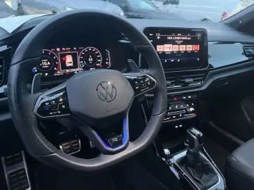 VW T-Roc  R  VOLL Akrapovic Leder Pano AHK NP69K