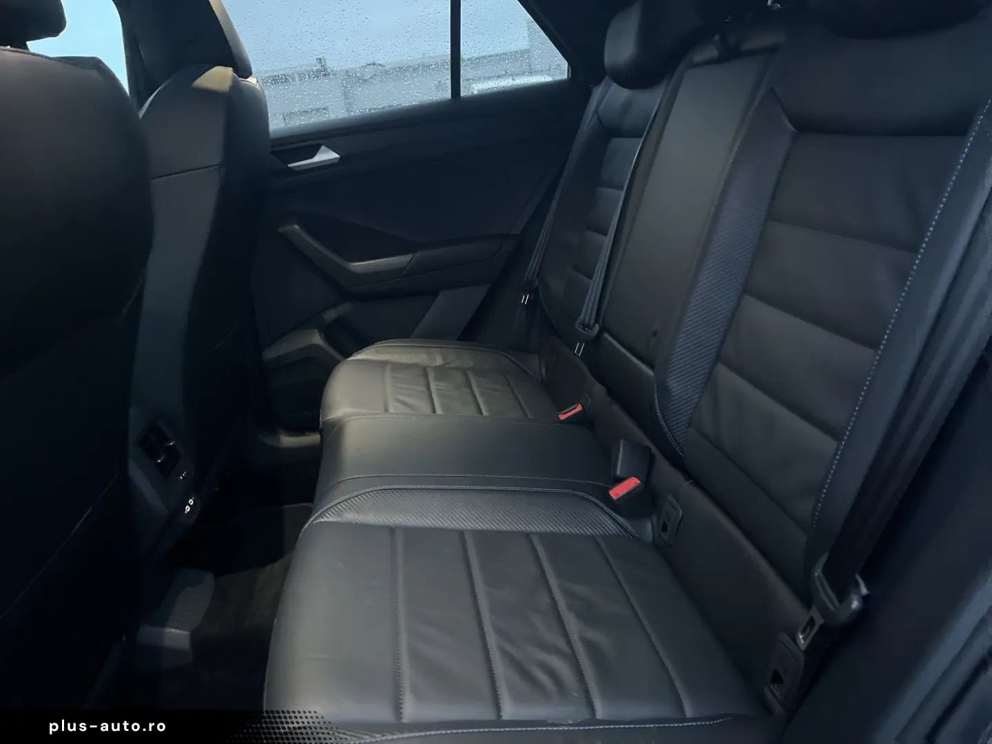 VW T-Roc  R  VOLL Akrapovic Leder Pano AHK NP69K