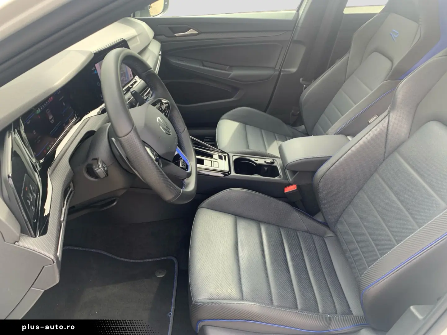 VW Golf VIII 2.0TSI R Performance DCC Leder Pano Ca