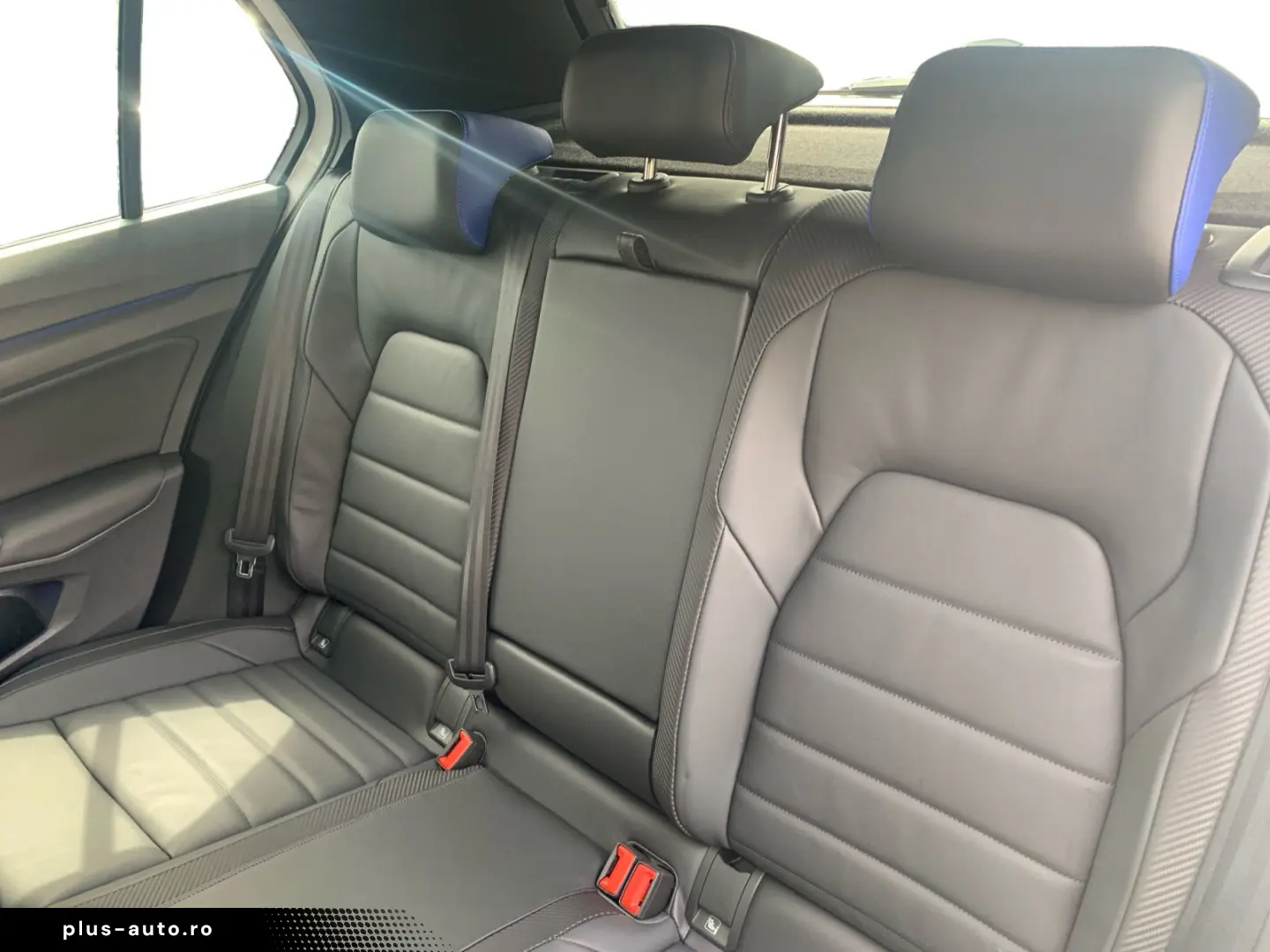 VW Golf VIII 2.0TSI R Performance DCC Leder Pano Ca