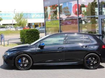 VW Golf VIII R 4-M 20 Years Performance Akrapovic