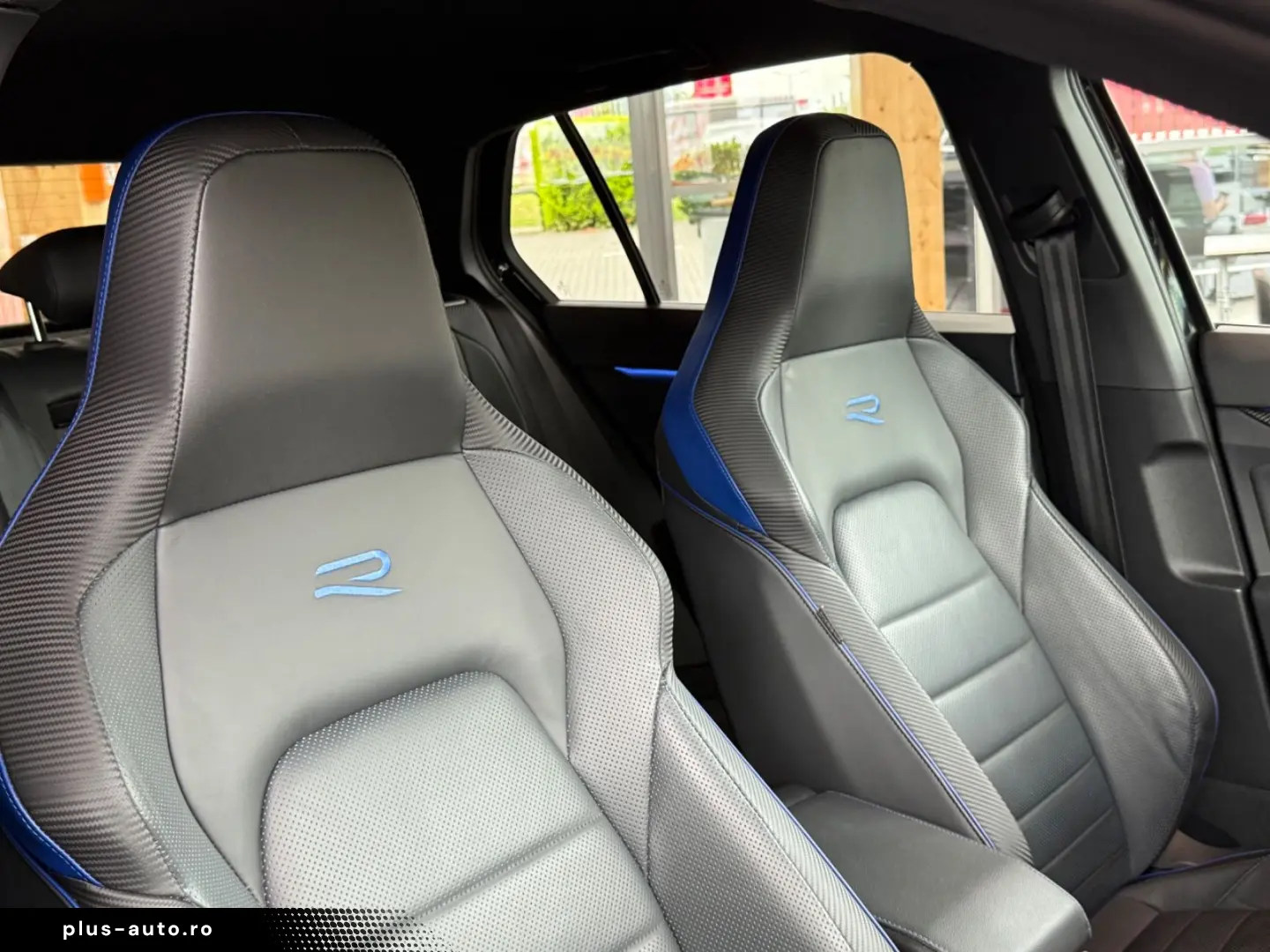 VW Golf VIII R 4-M 20 Years Performance Akrapovic