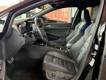 VW Golf VIII R 4-M 20 Years Performance Akrapovic