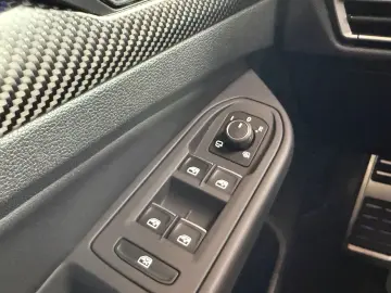 VW Golf VIII R 4-M 20 Years Performance Akrapovic