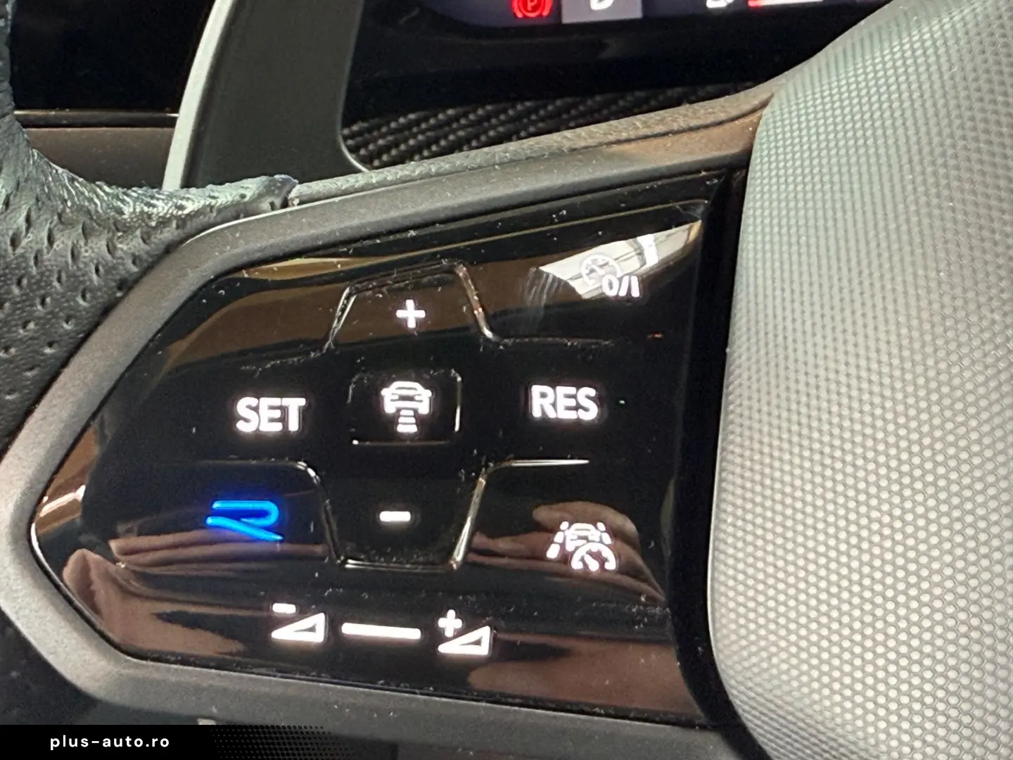 VW Golf VIII R 4-M 20 Years Performance Akrapovic