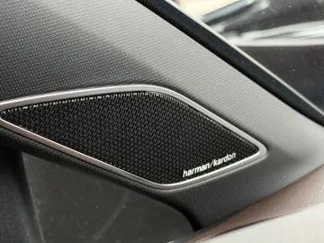 VW Golf VIII R 4-M 20 Years Performance Akrapovic