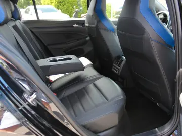 VW Golf VIII R 4-M 20 Years Performance Akrapovic