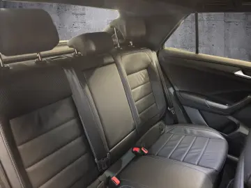 VW T-Roc R 2.0 TSI DSG 4M AHK Matrix Pano DCC RFK A