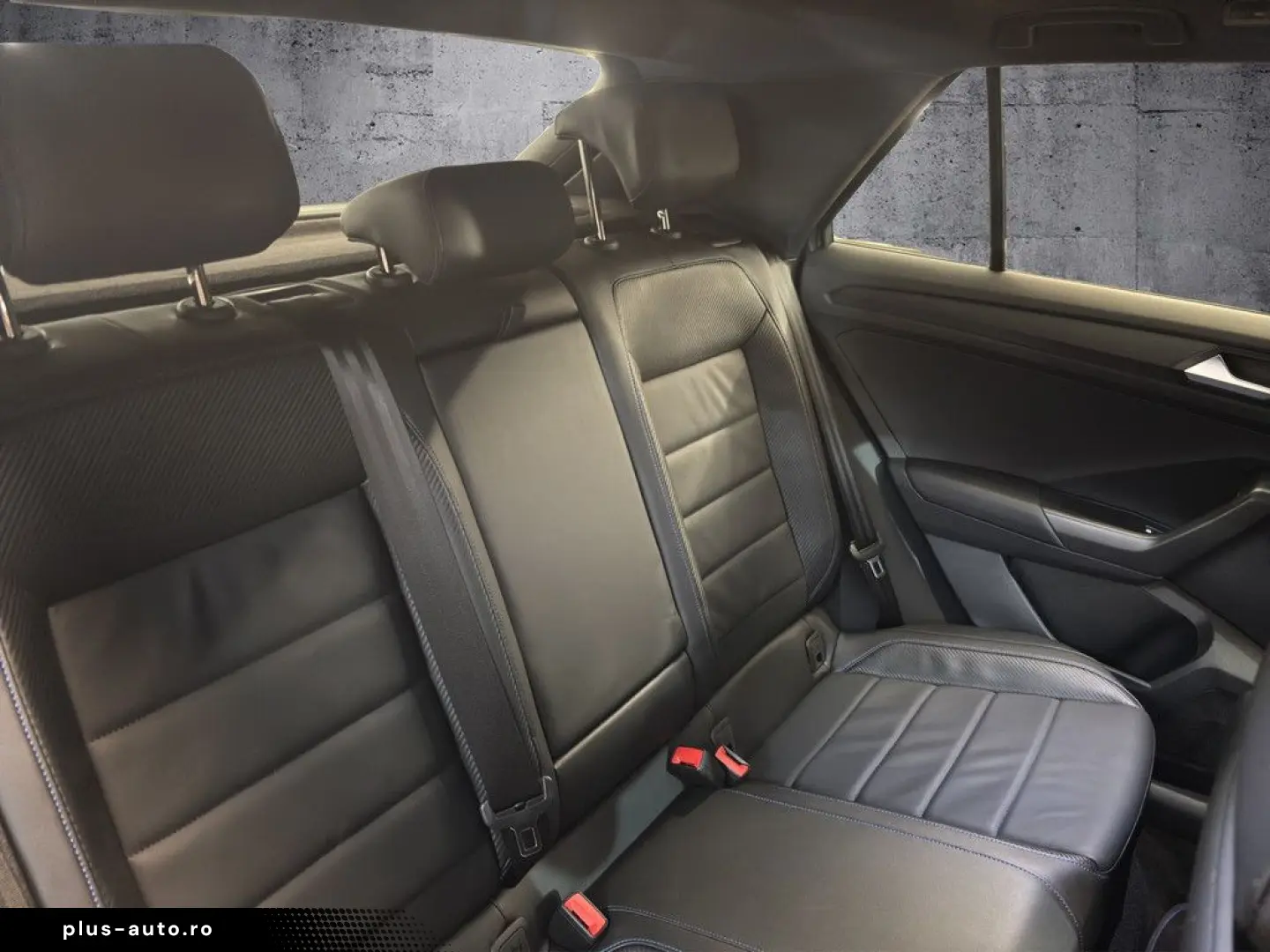 VW T-Roc R 2.0 TSI DSG 4M AHK Matrix Pano DCC RFK A