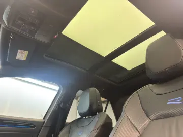 VW T-Roc R 2.0 TSI DSG 4M AHK Matrix Pano DCC RFK A