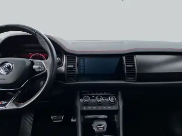 SKODA Kodiaq RS 2.0 TSI 4x4 DSG NAVI STANDHZ AHK SD
