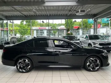 SKODA Superb Sportline 2.0 TSI DSG 4x4 Navi Canton AHK