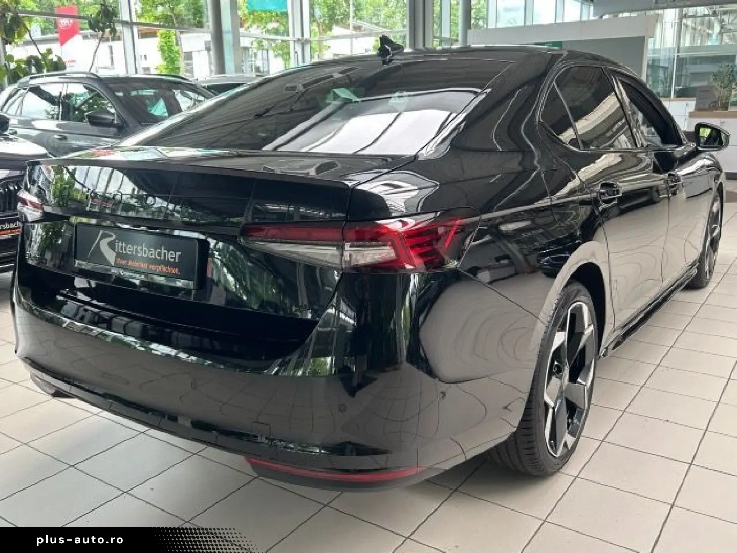 SKODA Superb Sportline 2.0 TSI DSG 4x4 Navi Canton AHK