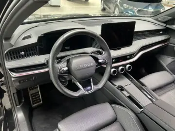 SKODA Superb Sportline 2.0 TSI DSG 4x4 Navi Canton AHK