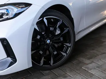 BMW 330i xDrive Lim Aut. M Sportpaket