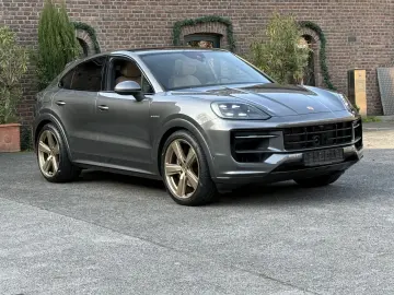PORSCHE Cayenne E-Hybrid Coupe SPORTDESIGN-PAKET 22 ZOLL