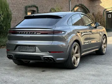 PORSCHE Cayenne E-Hybrid Coupe SPORTDESIGN-PAKET 22 ZOLL