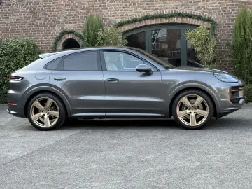 PORSCHE Cayenne E-Hybrid Coupe SPORTDESIGN-PAKET 22 ZOLL