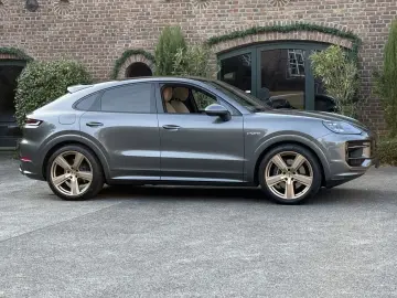 PORSCHE Cayenne E-Hybrid Coupe SPORTDESIGN-PAKET 22 ZOLL